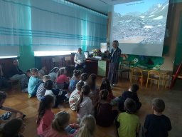 b_1024_768_0_00_images_2022_2023_1-3_AkademiaMalych_szczepanek_348843532_759663315652368_3715245030762239898_n